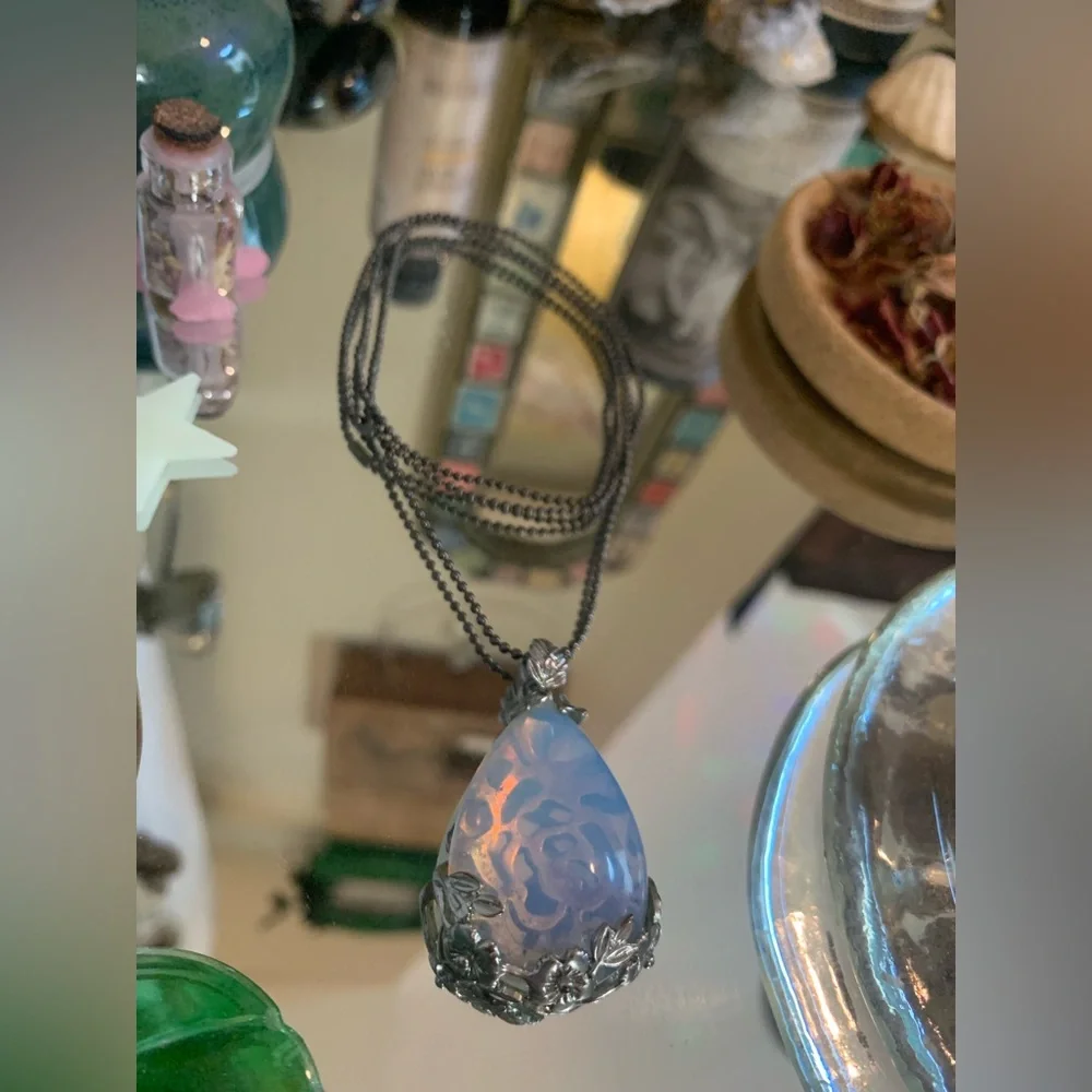 Royal Garden Necklace Opalescent Teardrop Pendant Long Chain - Picture 8 of 11